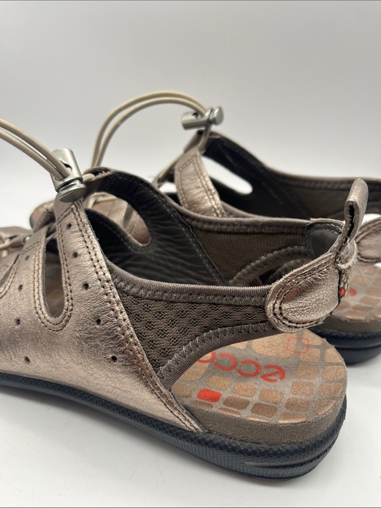 Ecco Jab Toggle Sandals in a metallic bronze  color Sz EU 38